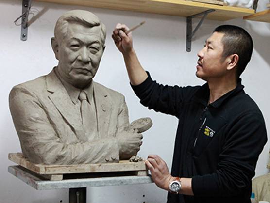 雕塑家介紹.jpg